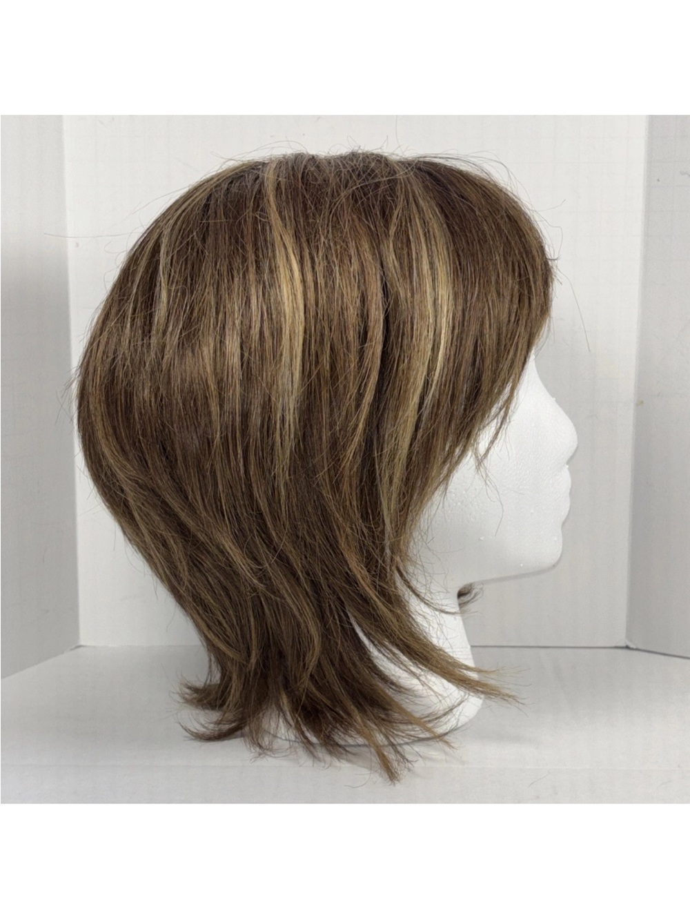 Noriko Collection Lara Wig Almond Spice Short Layered Synthetic Hair w/ Box